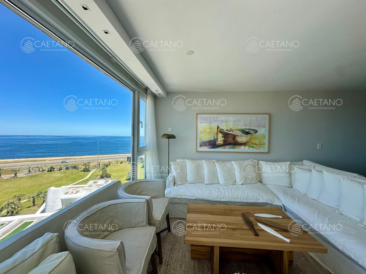 Venta apartamento 3 dormitorios. Playa mansa, Punta del Este.