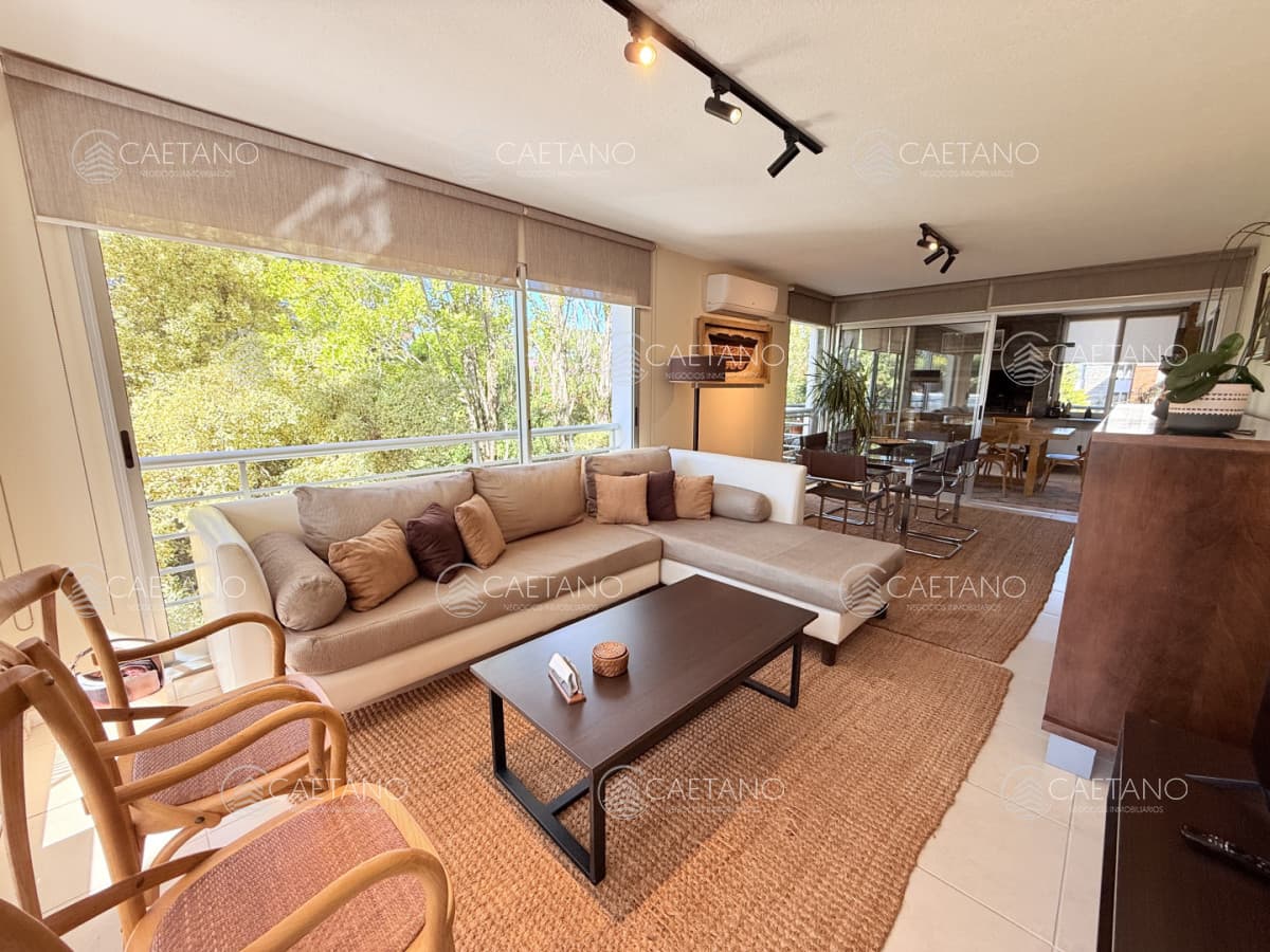 venta apartamento 3 dormitorios. Playa mansa, Punta del Este.