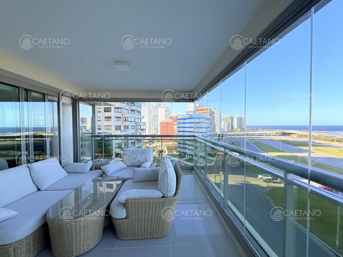 Venta apartamento 3 dormitorios mas dependencia - Playa Brava - Punta del Este