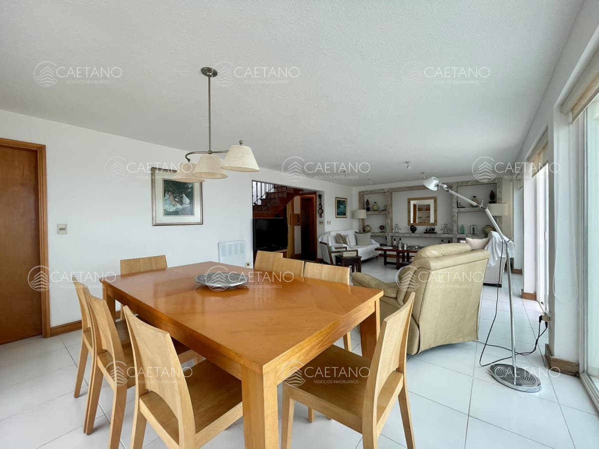 Excepcional penthouse en primera linea de la Brava!