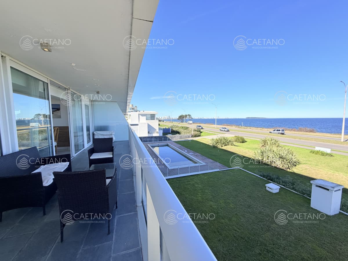 Apartamento en venta 2 dormitorios, Playa Mansa - Punta del Este
