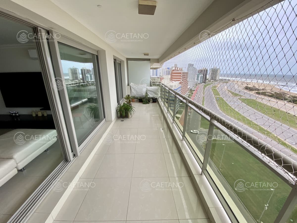 Venta apartamento Imperiale I tres dormitorios Punta del Este.