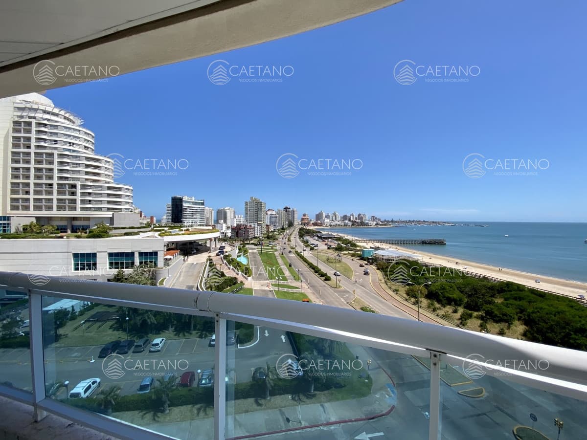 Venta apartamento 3 dormitorios. Playa mansa, Punta del Este