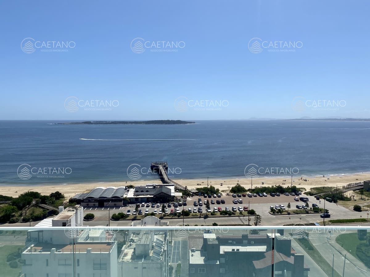Penthouse Punta del Este con espectacular vista al mar