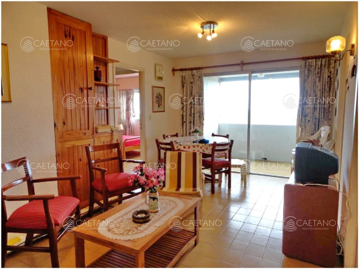 Roosevelt: Apartamento en venta y alquiler.