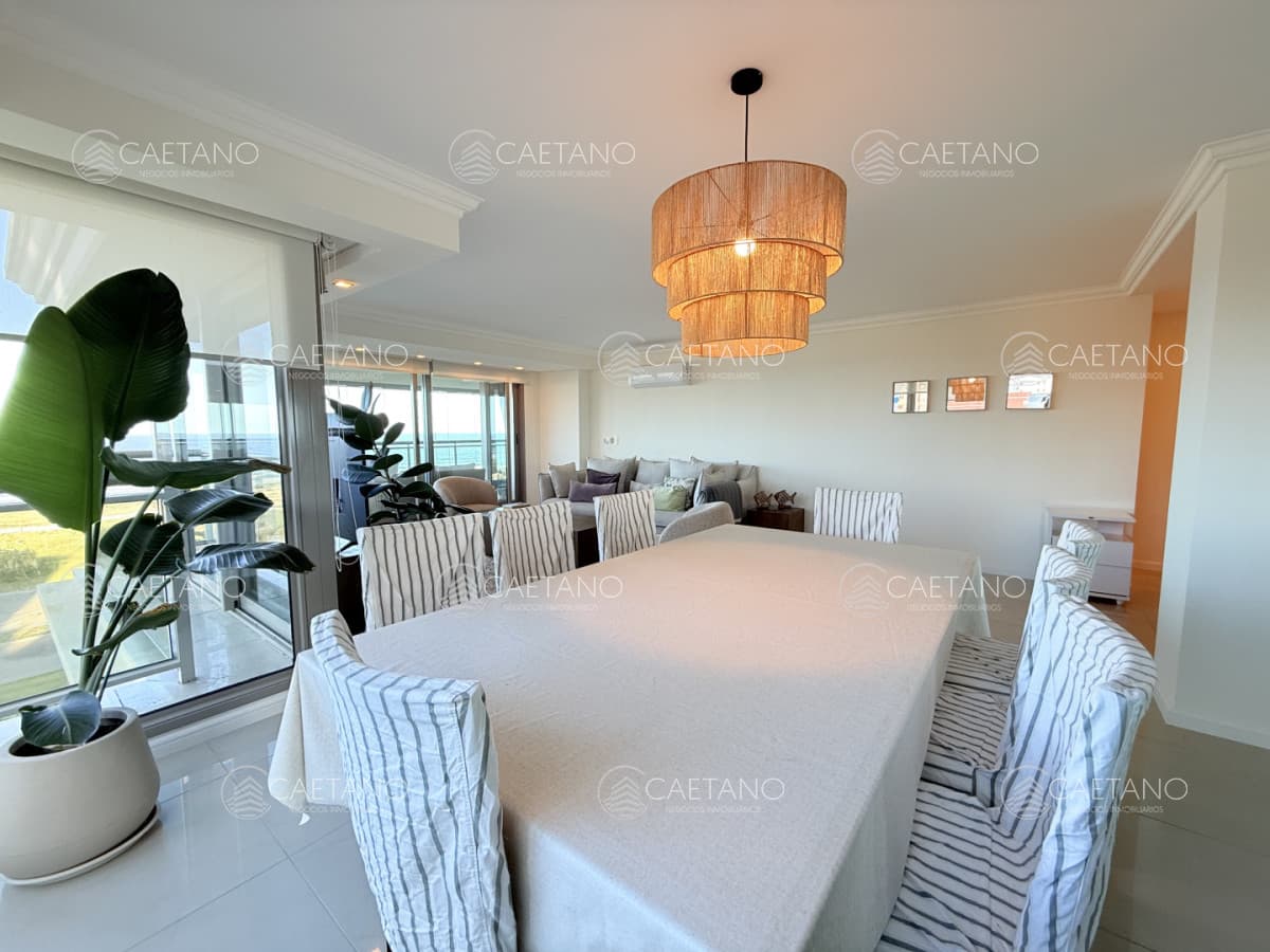 Venta apartamento 3 dormitorios mas dependencia - Playa Brava - Punta del Este