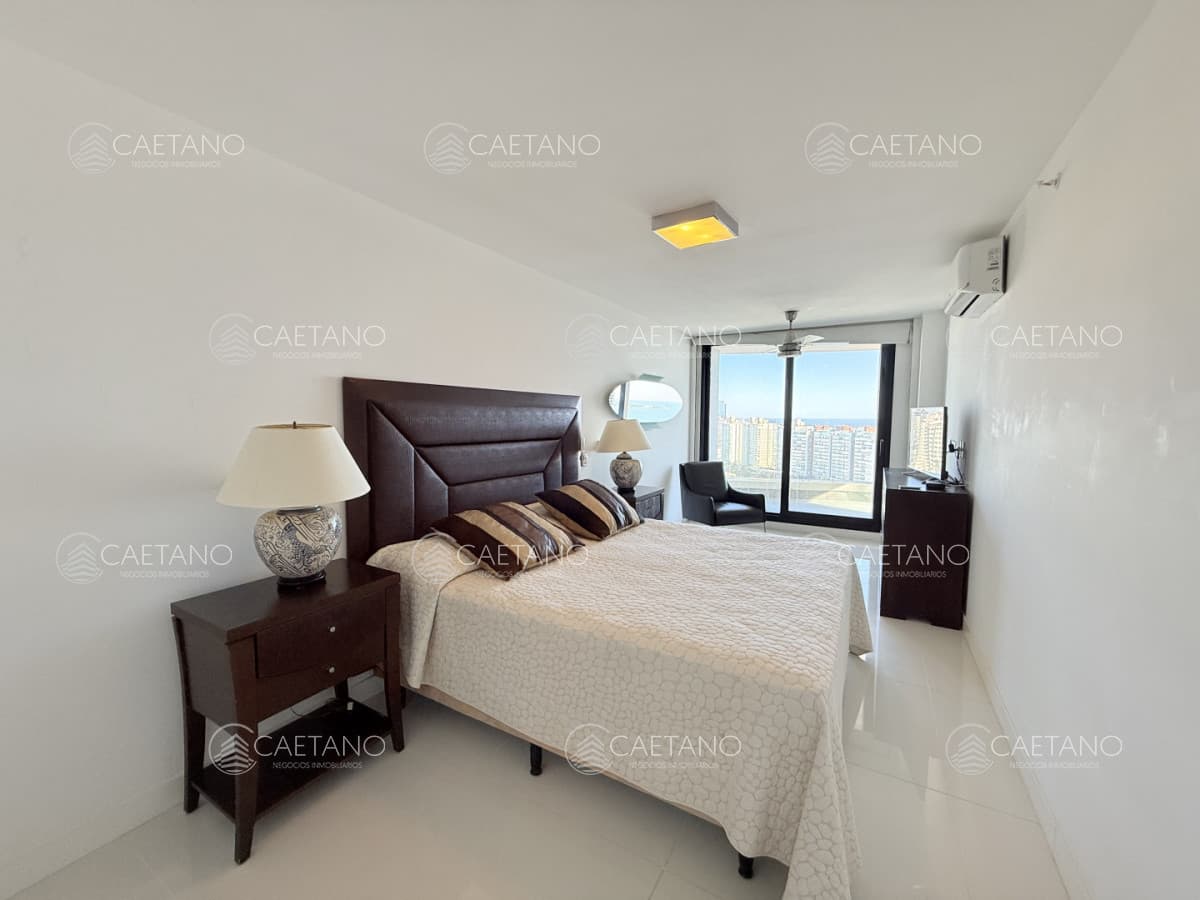 Venta apartamento 3 dormitorios - Playa Mansa, Punta del Este