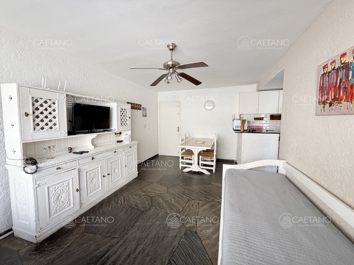 Alquilo apartamento en Mansa, Punta del Este