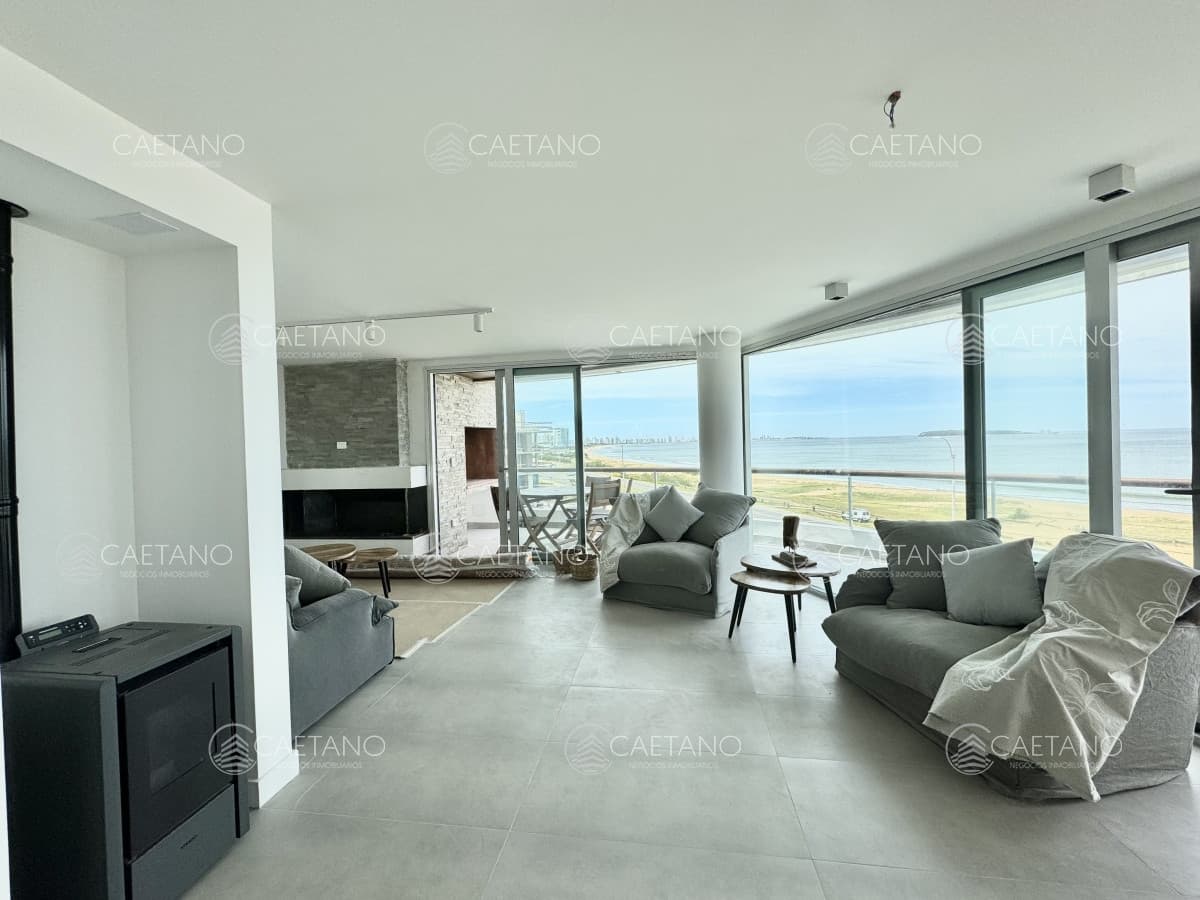 Venta Penthouse  - 3 Dormitorios + Servicio - Playa Mansa