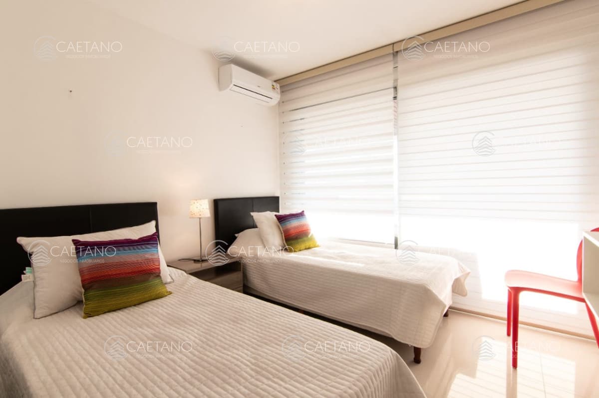 Apartamento en alquiler temporal de 2 dormitorios y medio en Playa brava