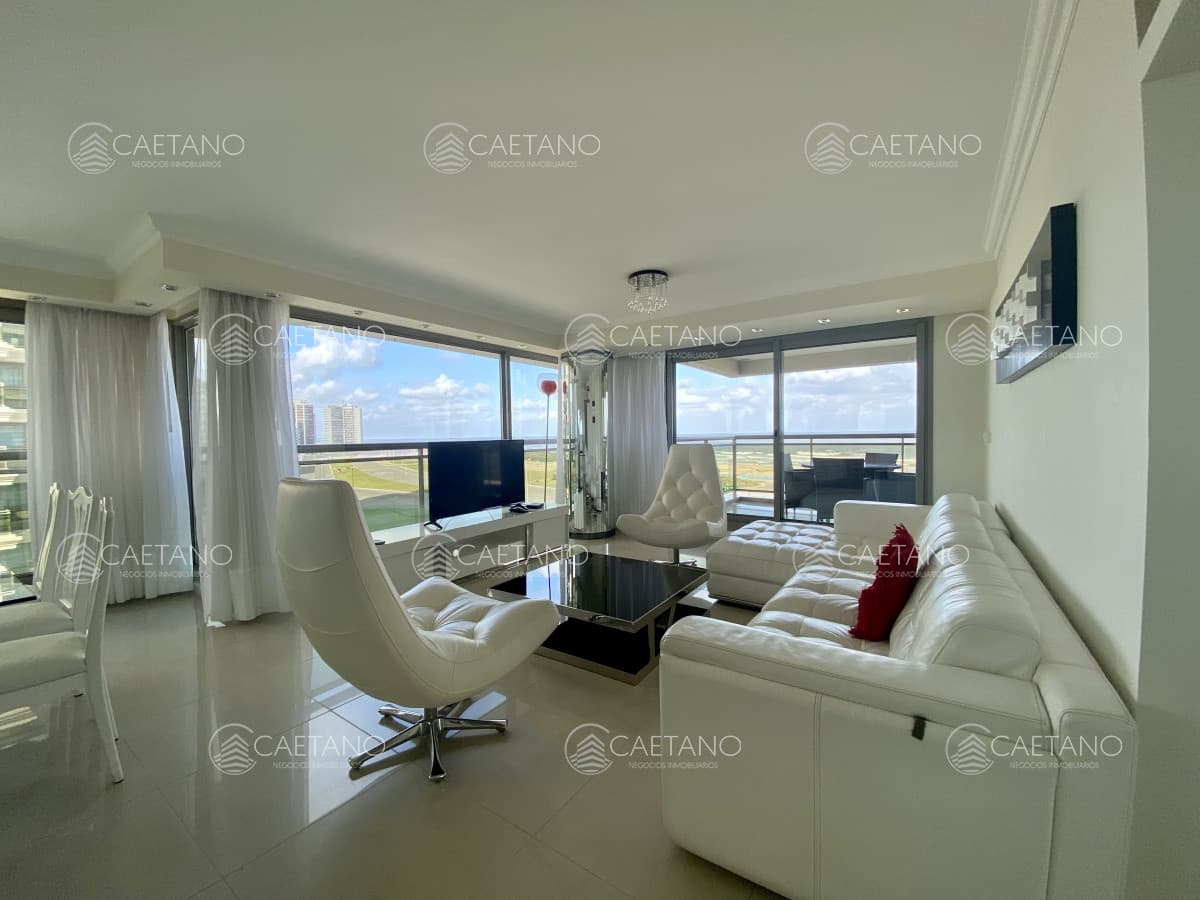 Venta apartamento Imperiale, 3 dormitorios esquinero Punta del Este