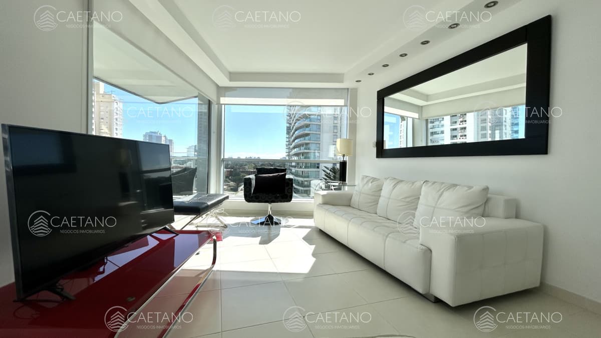 Venta apartamento 3 dormitorios. Playa mansa, Punta del Este.