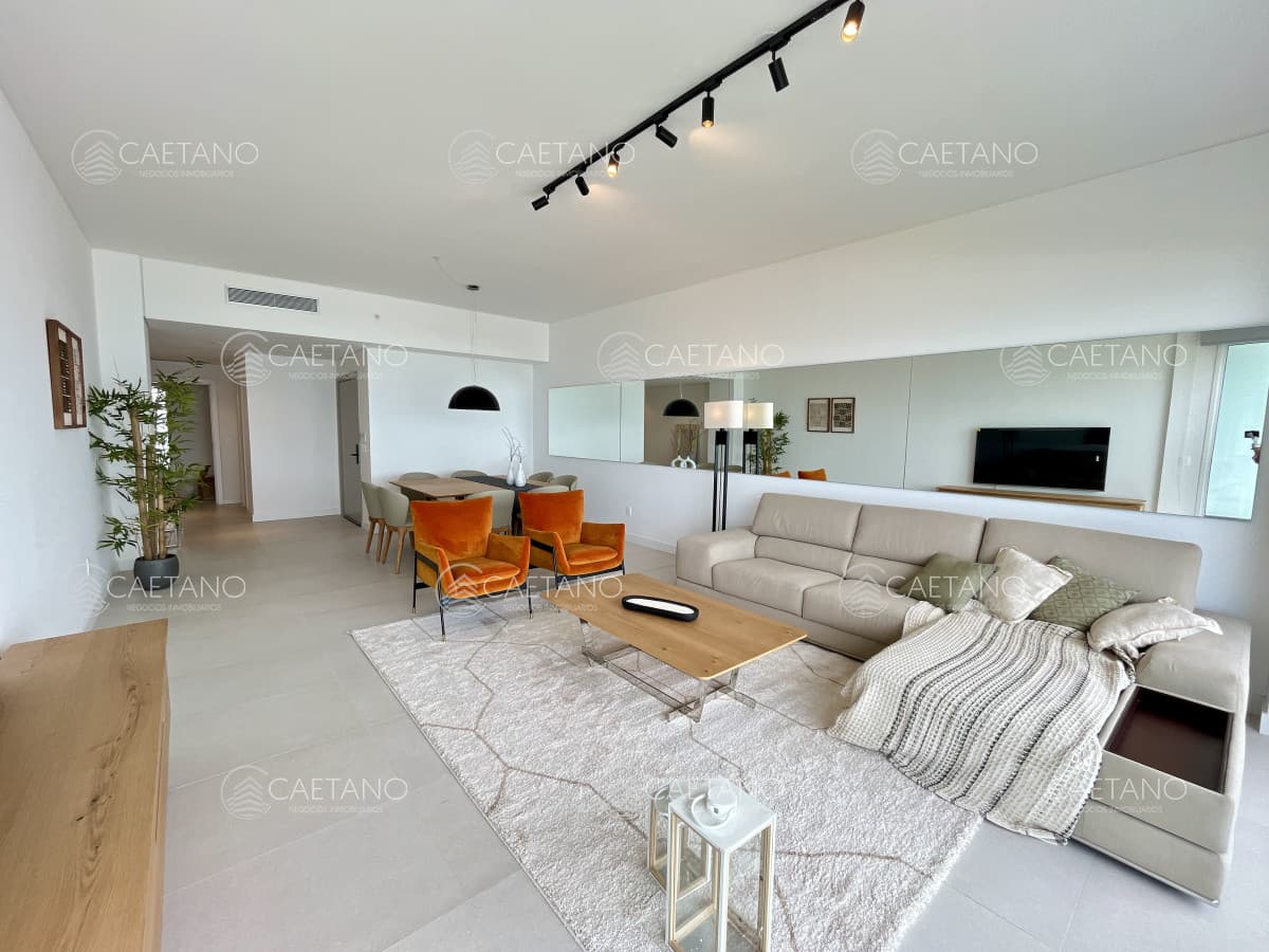 Venta Apartamento 3 dormitorios en Le Parc IV. Playa brava, Punta del Este.