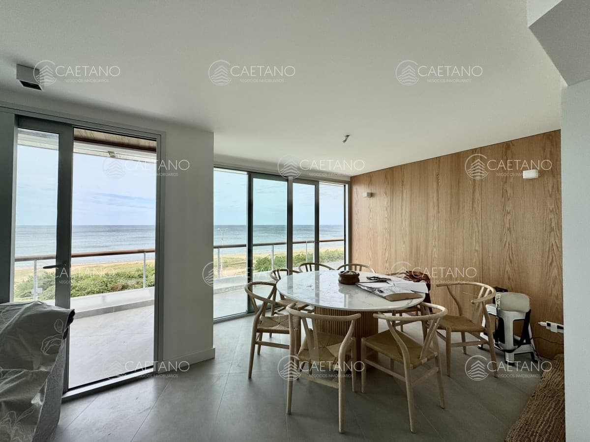 Venta Penthouse  - 3 Dormitorios + Servicio - Playa Mansa