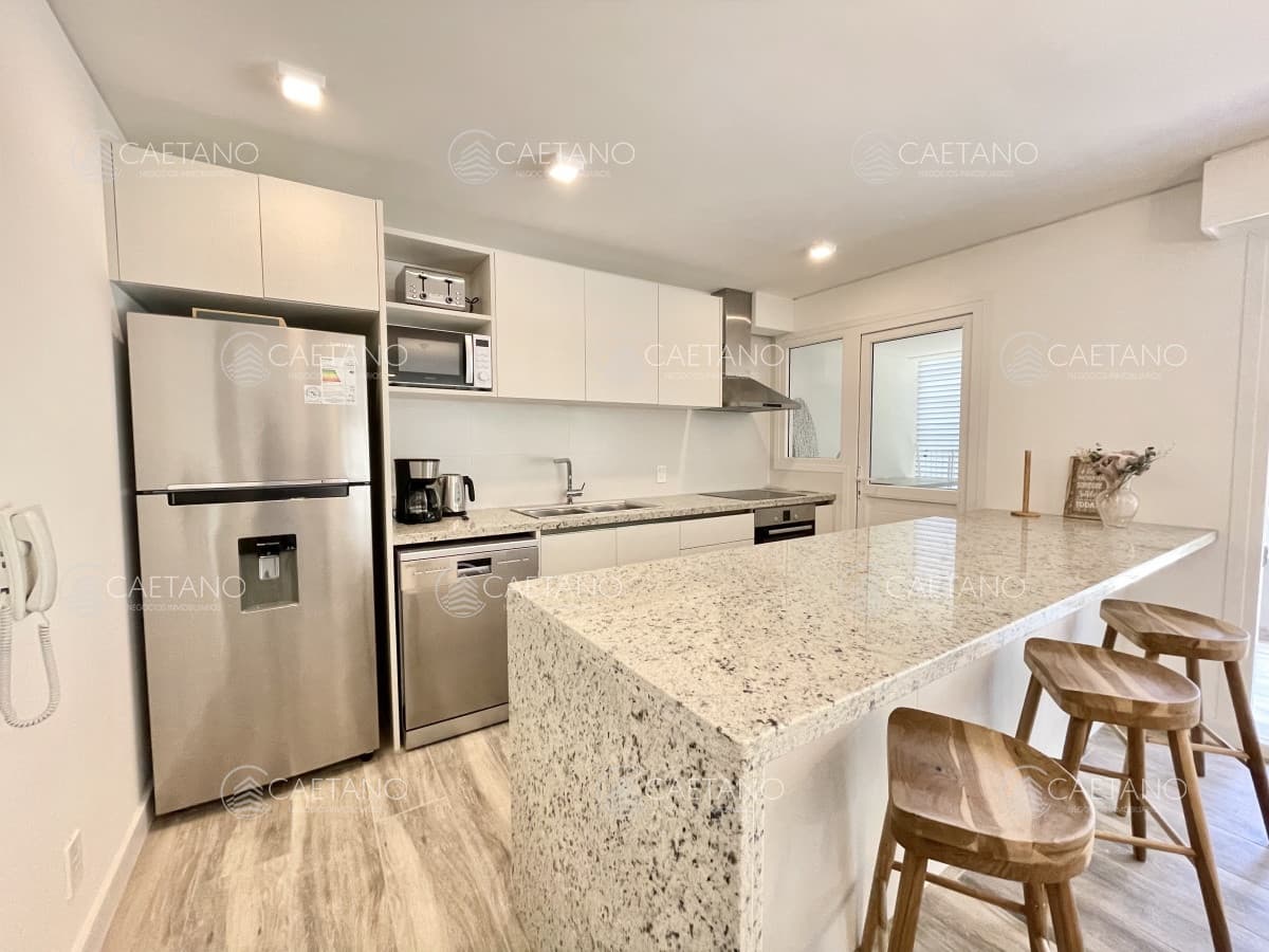 VENTA APARTAMENTO 3 DORMITORIOS. PLAYA BRAVA, PUNTA DEL ESTE