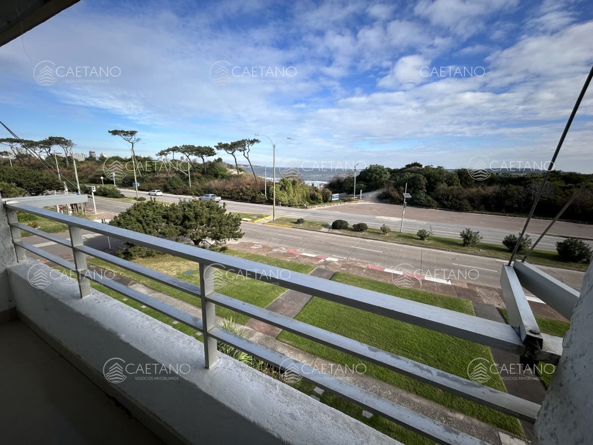 Venta apartamento primera linea Punta del Este 3 dormitorios