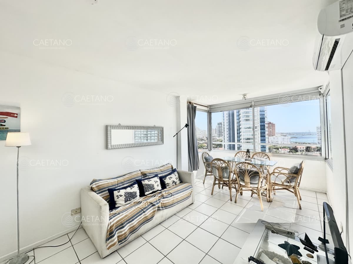 Venta Penthouse - 1 dormitorio y medio + Parrillero - Punta Del Este