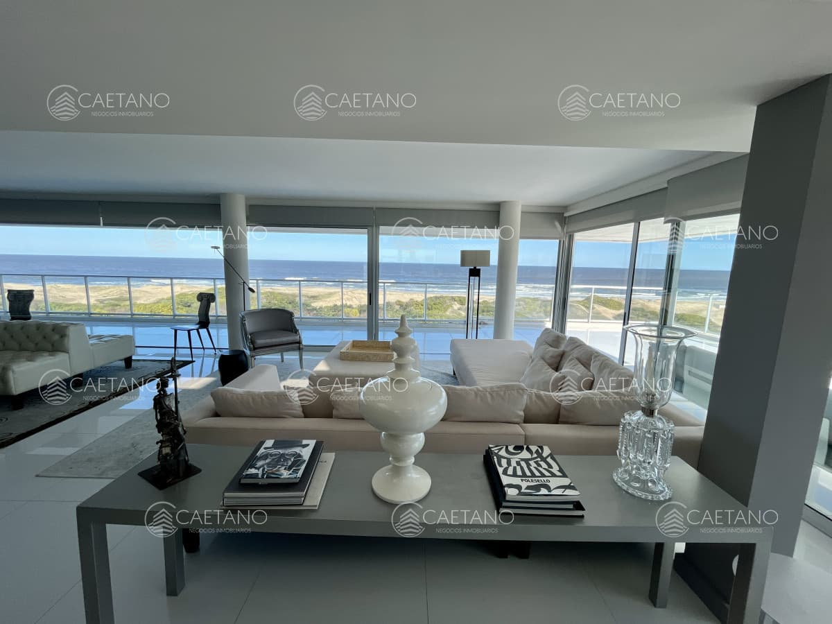 Venta apartamento 4 dormitorios. Playa brava, Punta del Este