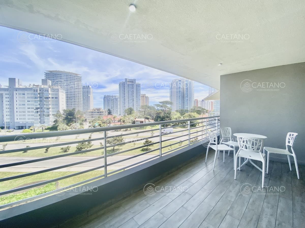 Apartamento de 2 dormitorios - Punta del Este