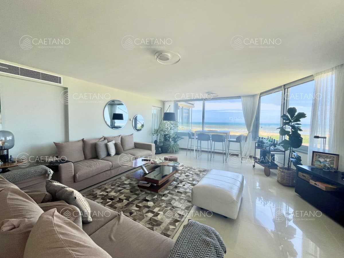 Venta y Alquiler Apartamento primera línea Brava