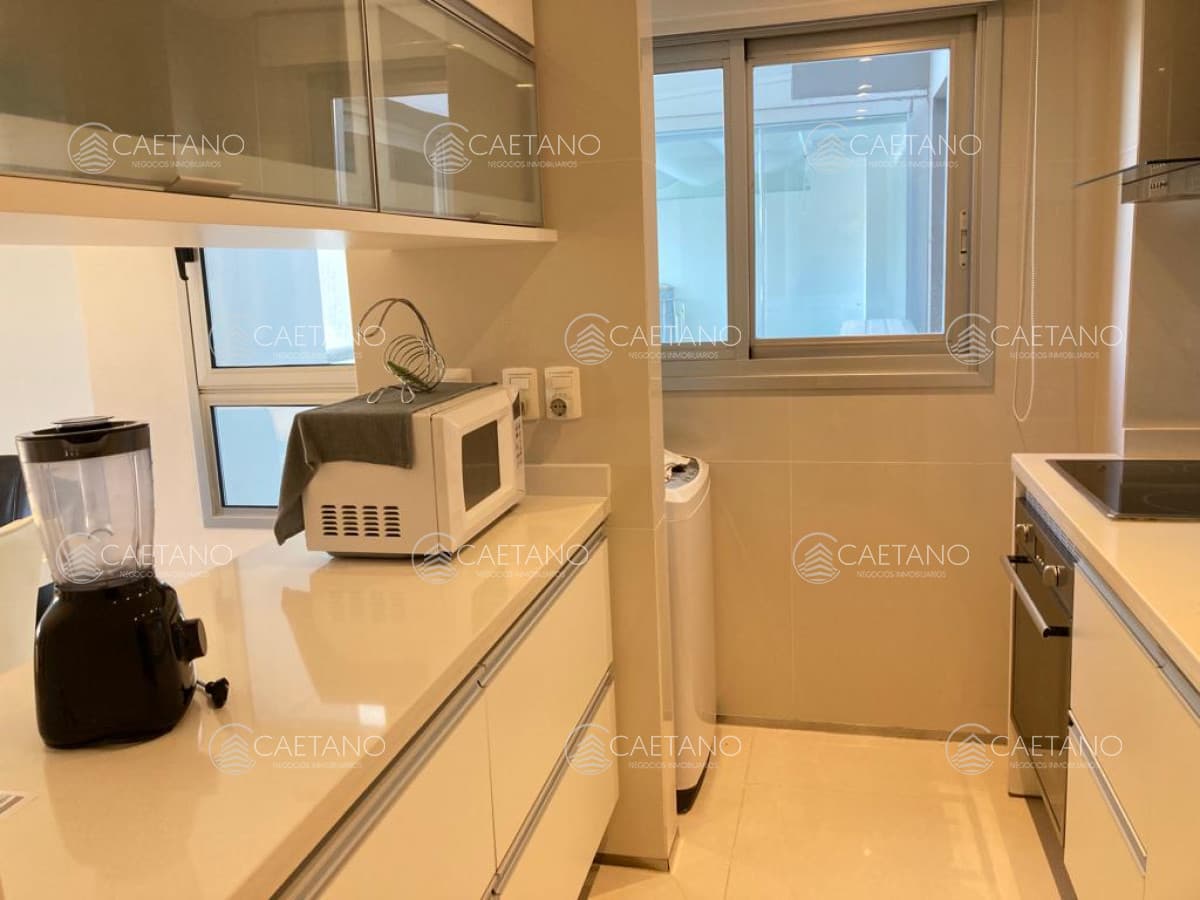 Venta de apartamento 2 dormitorios, a 100 metros del mar, playa Mansa