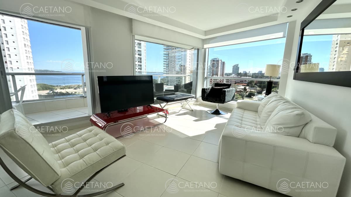Venta apartamento 3 dormitorios. Playa mansa, Punta del Este.