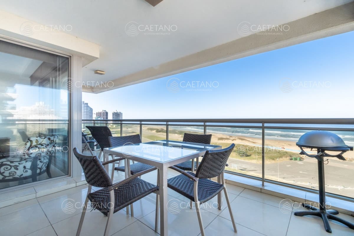 Venta apartamento 4 dormitorios. Playa brava, Punta del Este