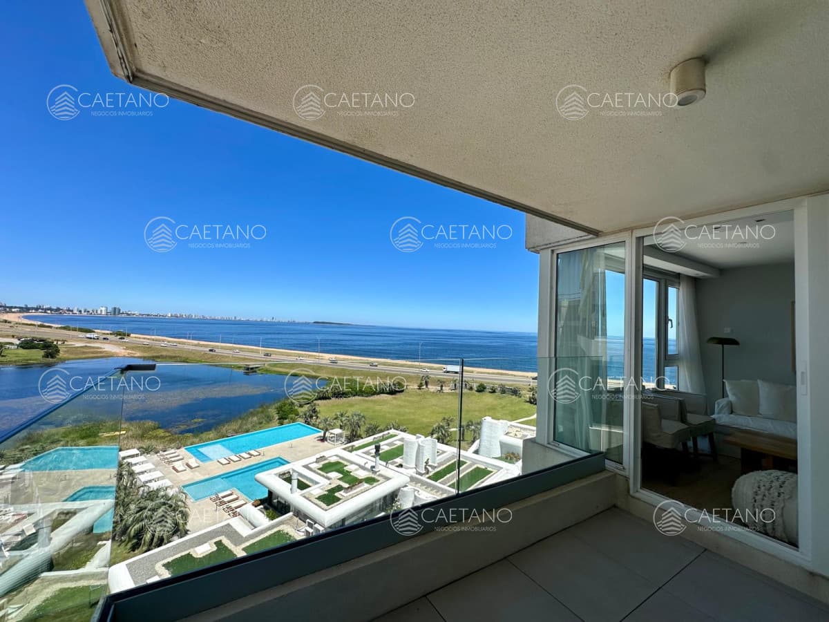 Venta apartamento 3 dormitorios. Playa mansa, Punta del Este.