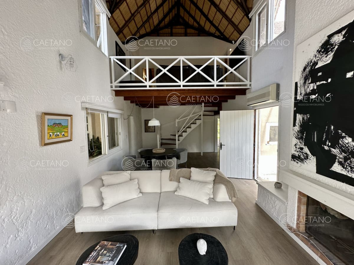 Venta Casa 3 dormitorios + dependencia. Rincón del indio, Punta del Este.