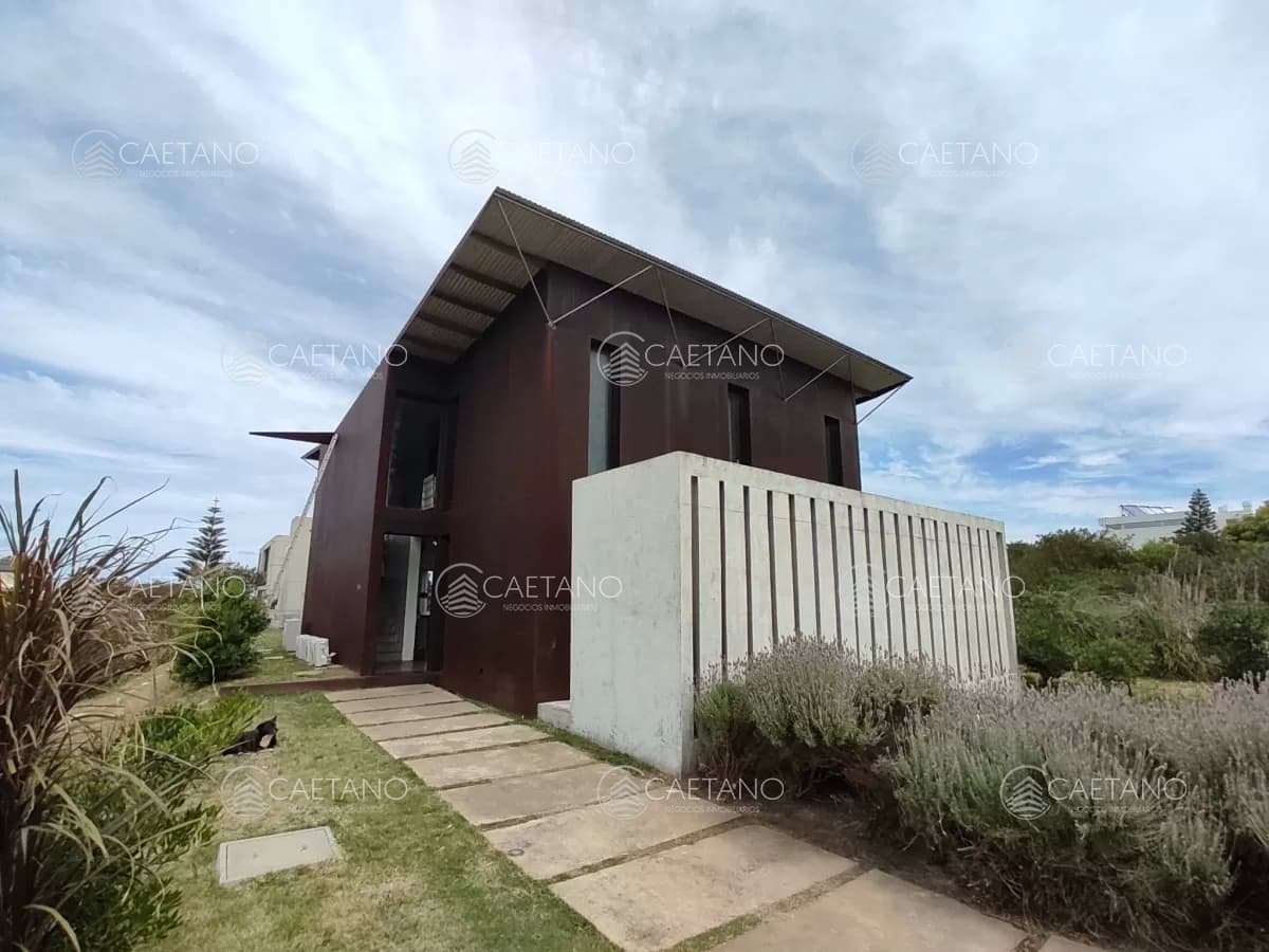 Venta casa 5 dormitorios Punta Piedras, Manantiales