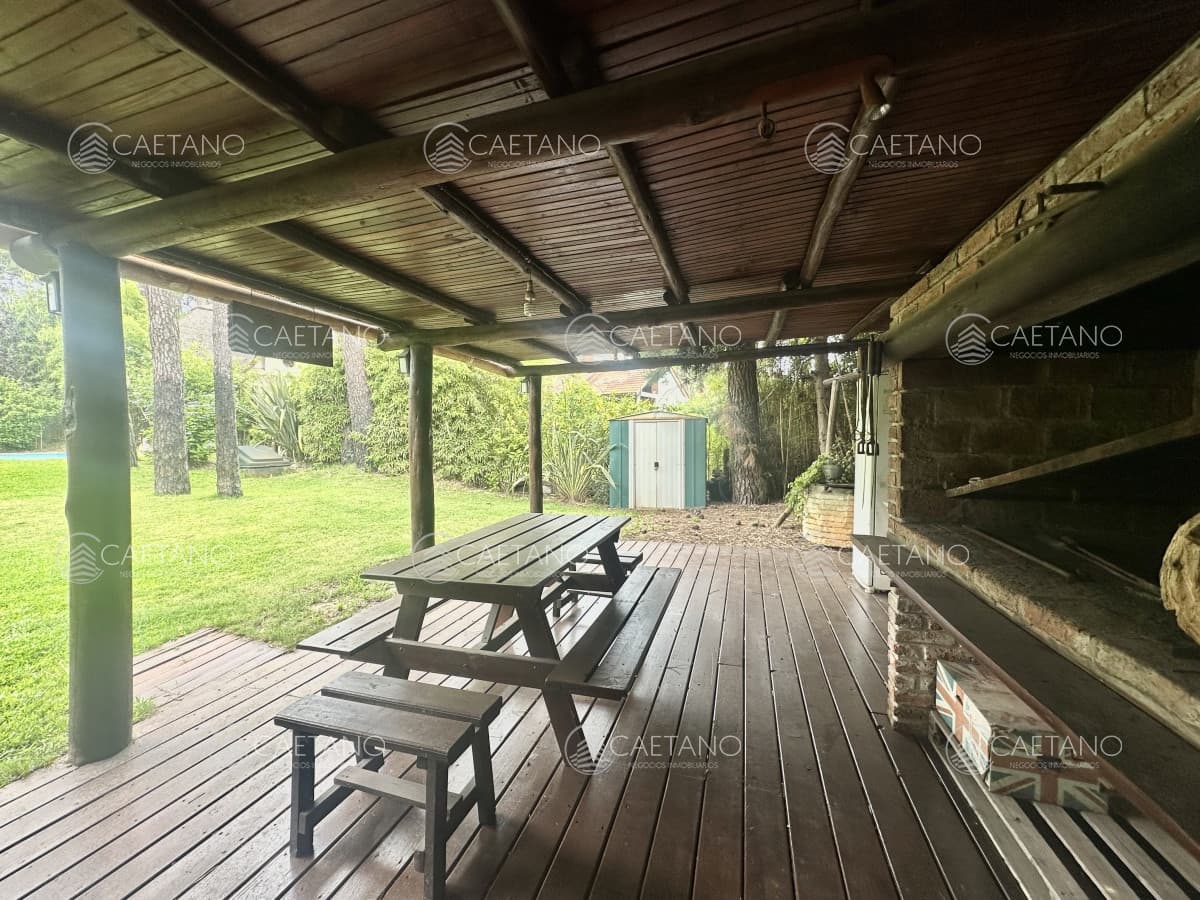 Venta Casa Quincho - 4 Dormitorios + Pileta - Pinares Punta Del Este