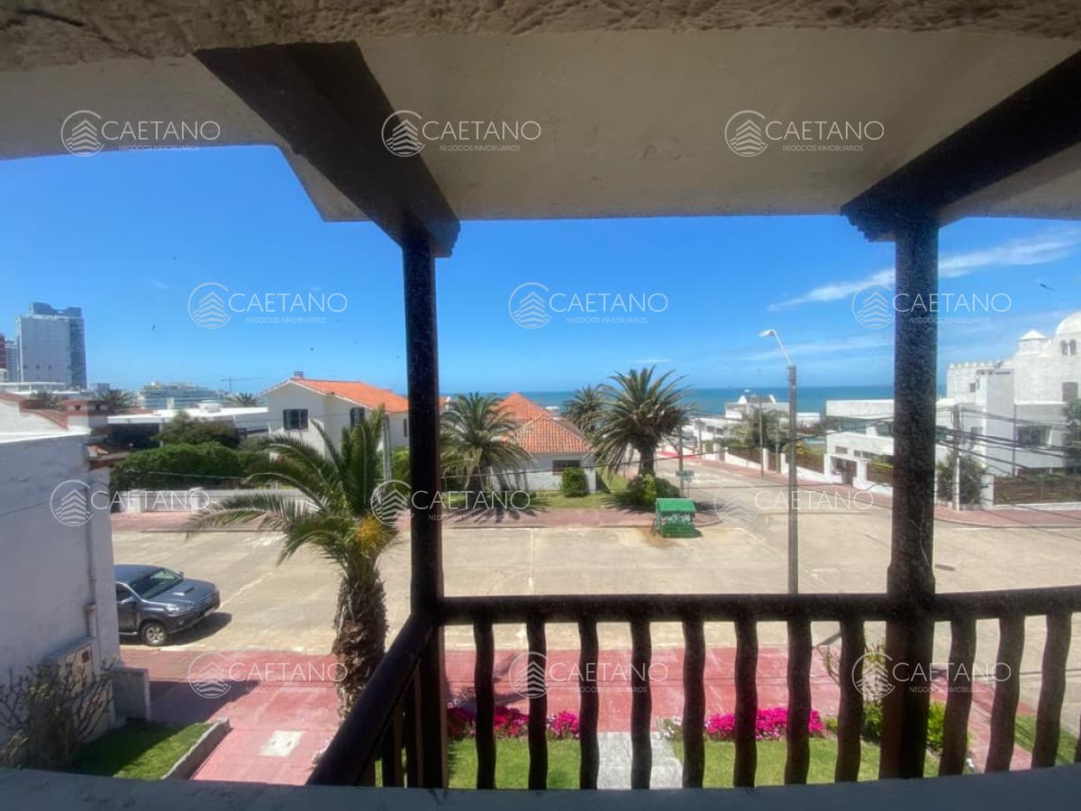 Venta casa 4 dormitorios. Peninsula, Punta del Este.