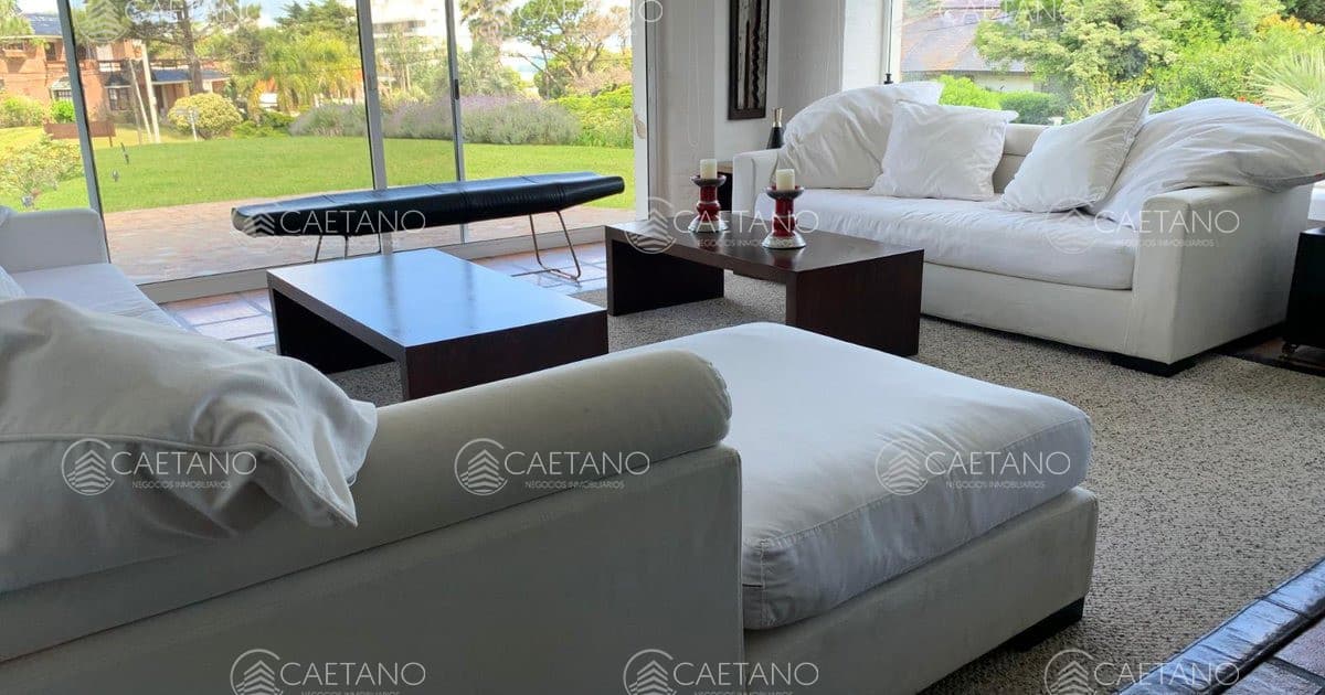 Venta casa 6 dormitorios - Playa Mansa, Punta del Este
