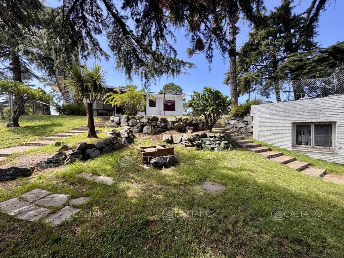 Venta casa 7 dormitorios, Cantegril, Punta del Este