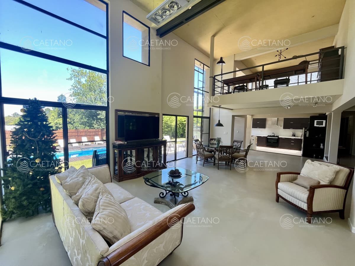 Venta casa 5 dormitorios. Playa brava, Punta del Este