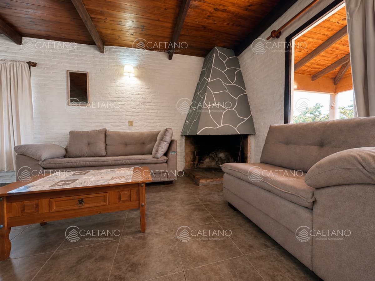 VENTA CASA DE 2 DORMITORIOS EN LA JUANITA