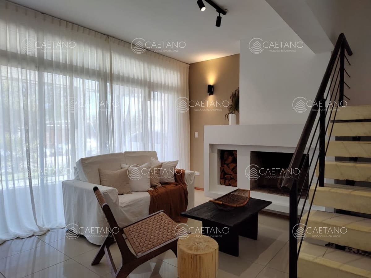 Venta casa en Manantiales 3 dormitorios