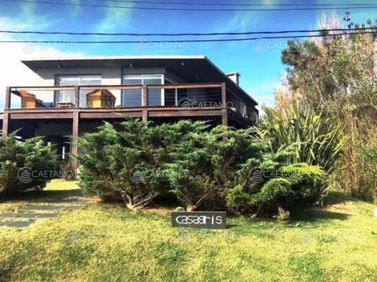 Venta de casa en Manantiales !