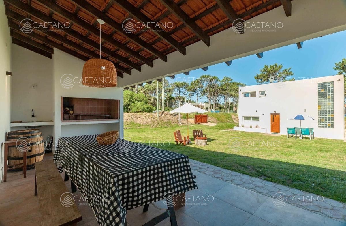 Venta Casa - 3 dormitorios + Parrillero - Manantiales , Punta del Este