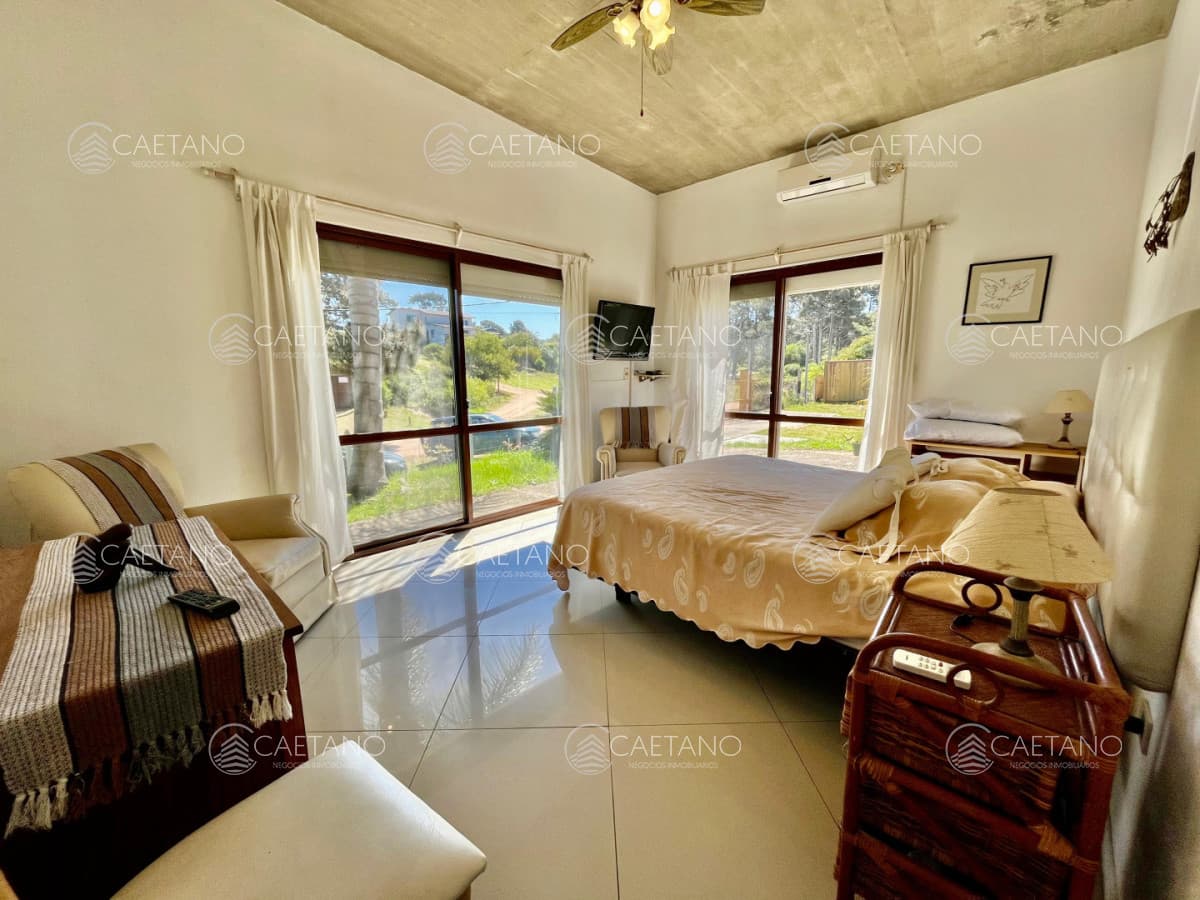VENTA DE CASA EN PUNTA BALLENA-CLUB DEL LAGO