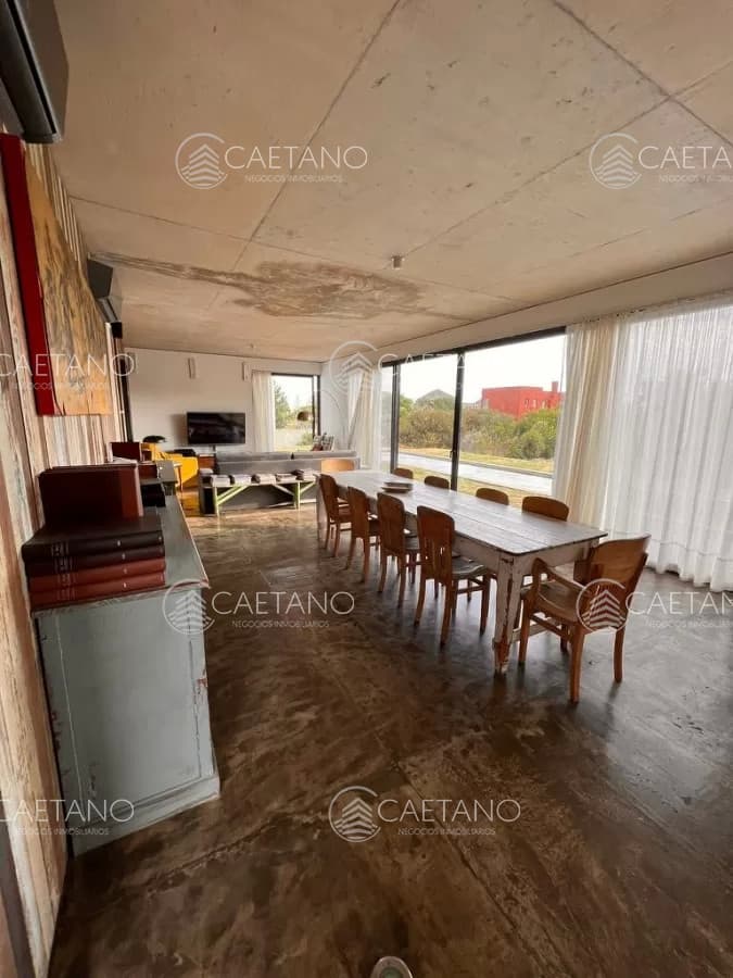 Venta casa 5 dormitorios Punta Piedras, Manantiales