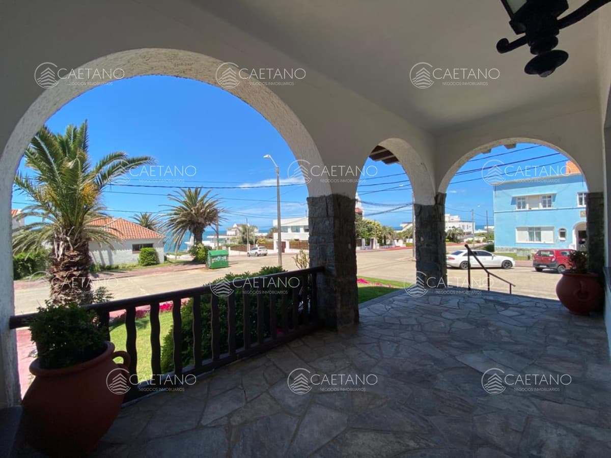 Venta casa 4 dormitorios. Peninsula, Punta del Este.