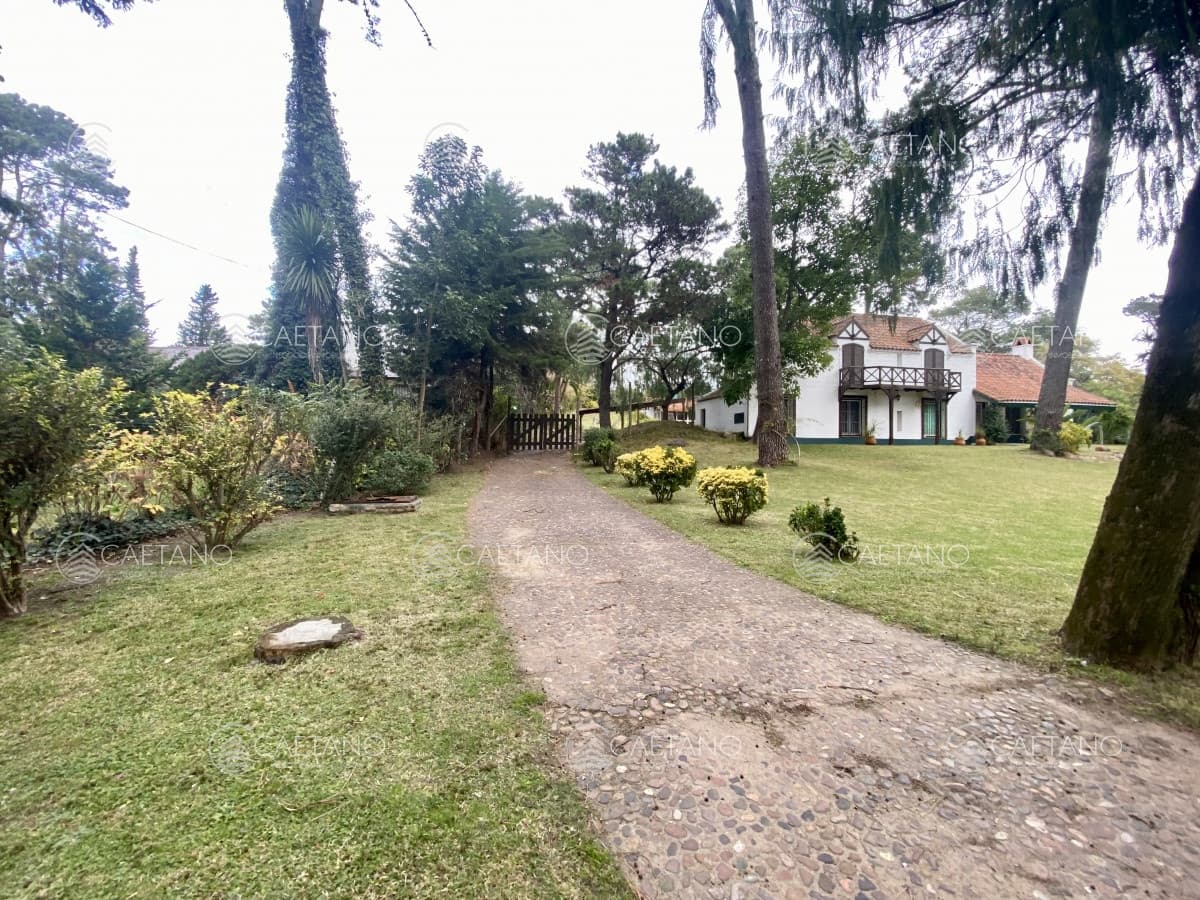Venta casa 4 dormitorios playa mansa Punta del Este