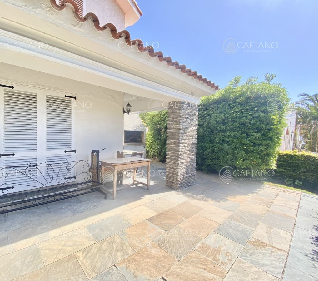Vende casa 5 dormitorios. Península, Punta del Este