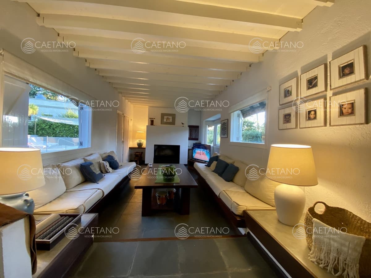 Casa 5 dormitorios Punta del Este Pinares