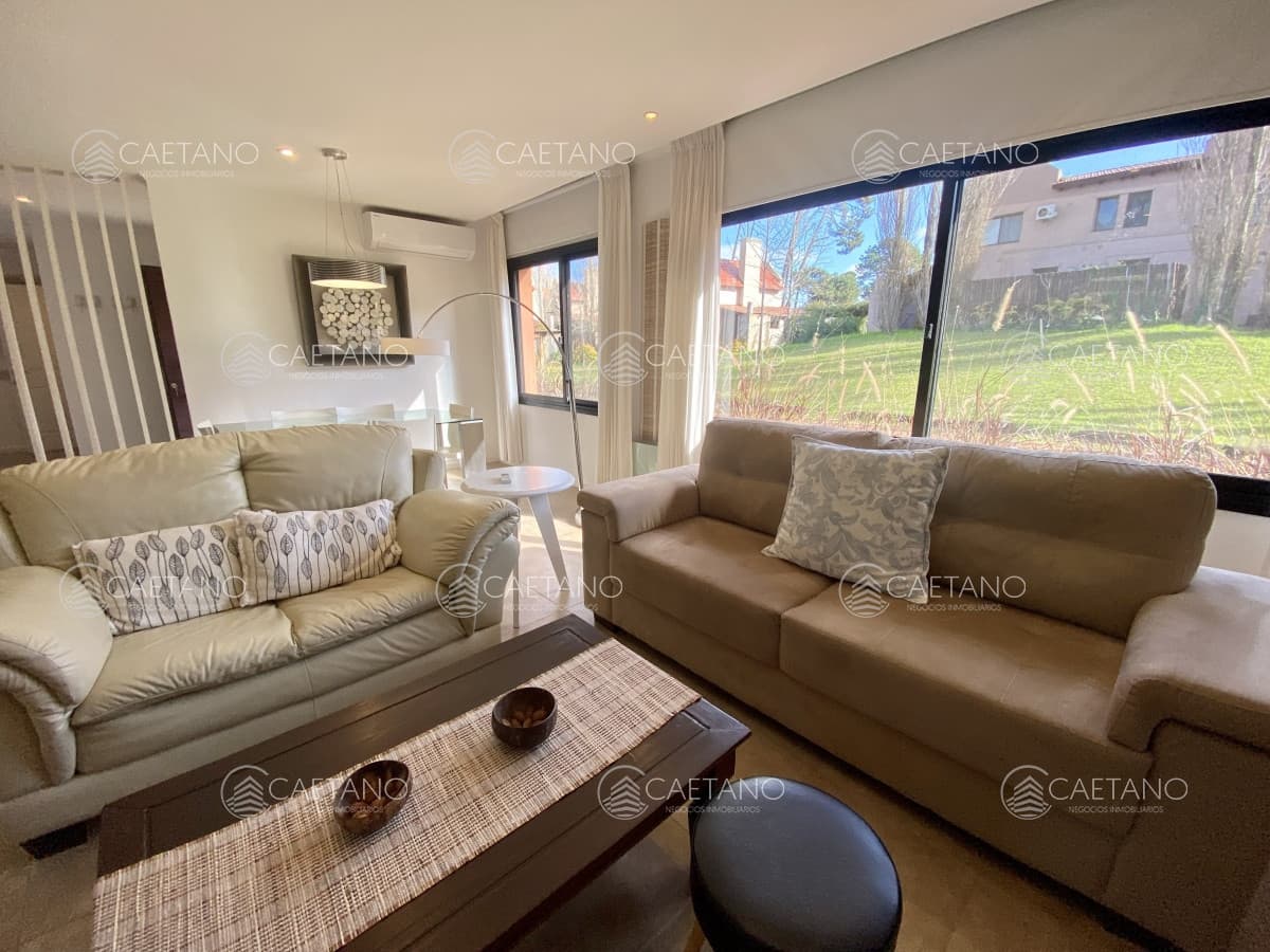Venta casa 2 dormitorios pinares