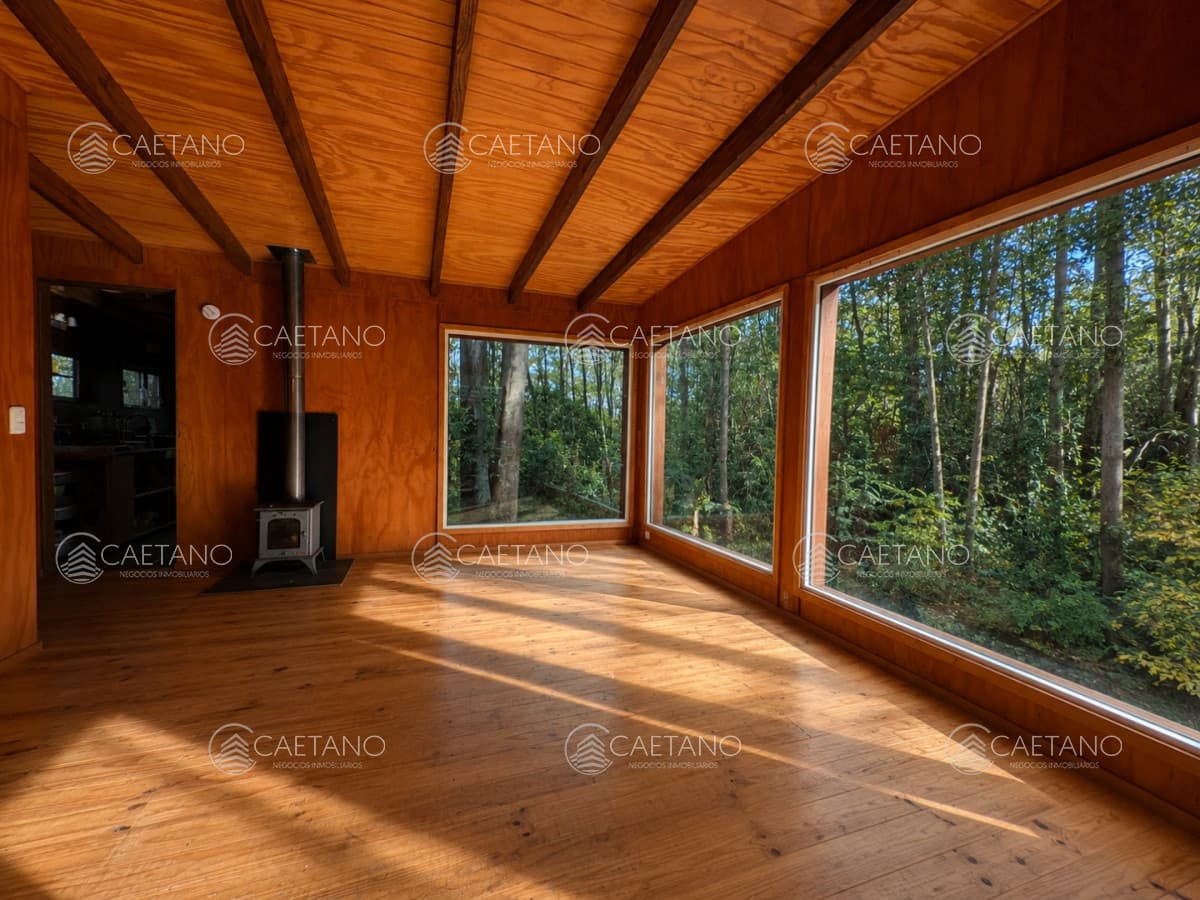 VENTA DE TERRENO CON 2 CABAÑAS PUNTA BALLENA-LAS CUMBRES