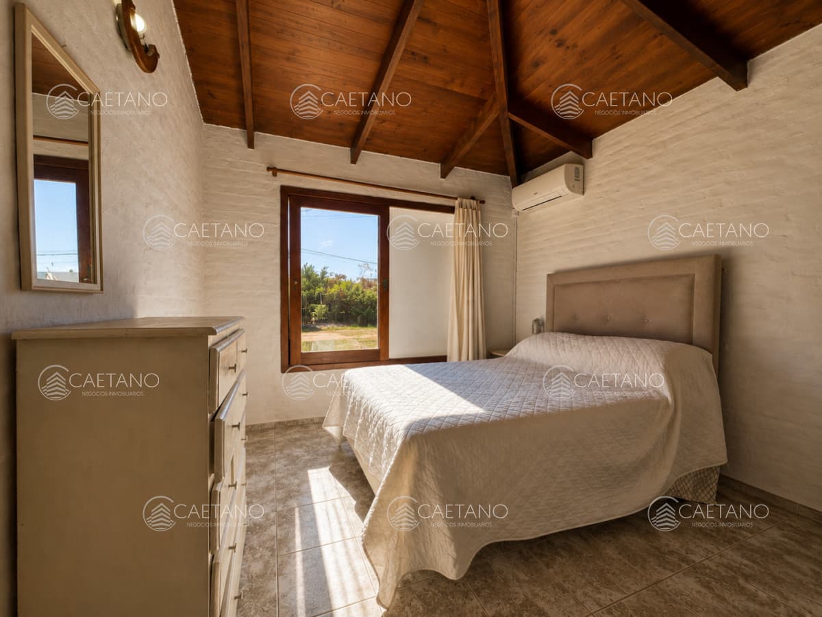 VENTA CASA DE 2 DORMITORIOS EN LA JUANITA