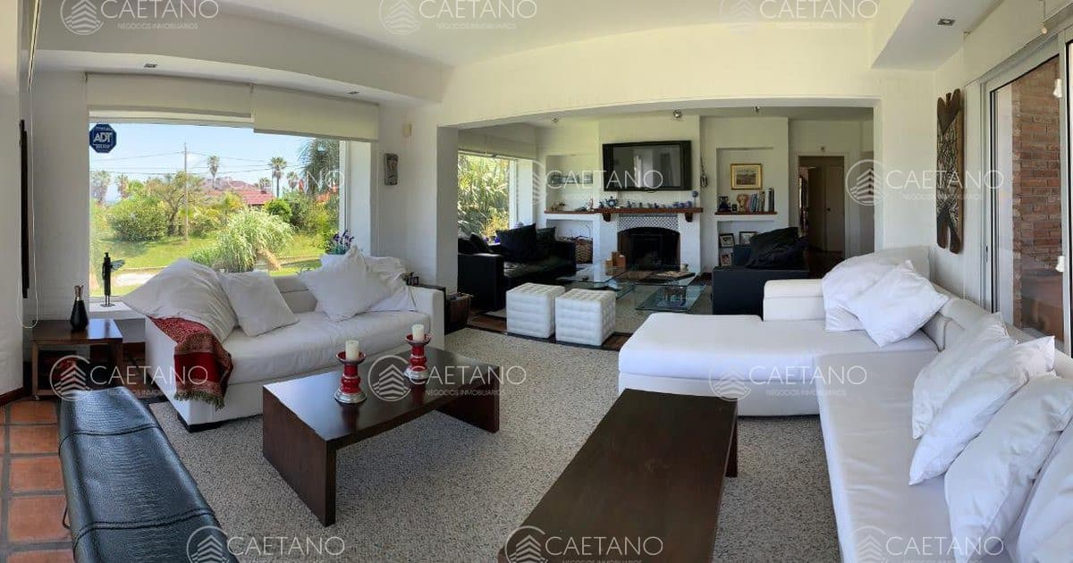 Venta casa 6 dormitorios - Playa Mansa, Punta del Este