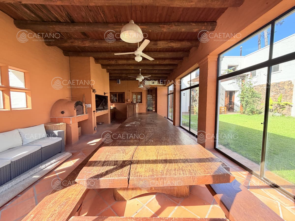 Casa en Venta Barrio Privado La Arbolada Cinco Dormitorios Pisicina